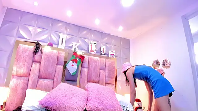 Charlotte Landry   online show from December 3, 4:00 pm