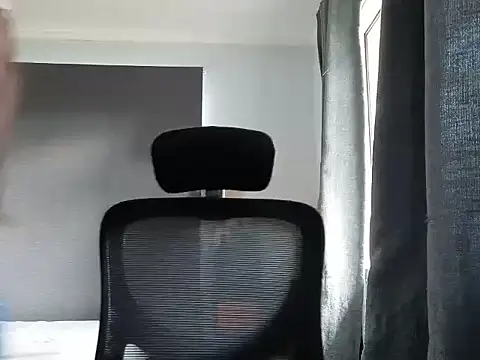 ZoeyJohnson online show from May 17, 12:10 am