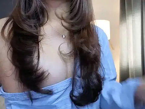 ZoeyJohnson online show from May 18, 12:21 am