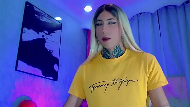 Julia Bulette1 online show from May 17, 1:05 am
