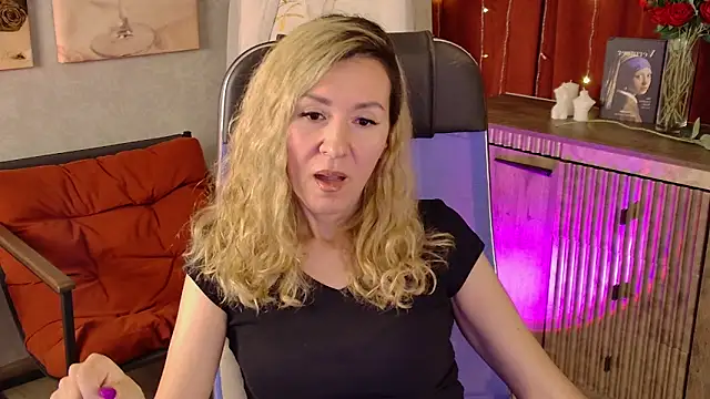 DonnaSmitth online show from May 26, 6:49 pm