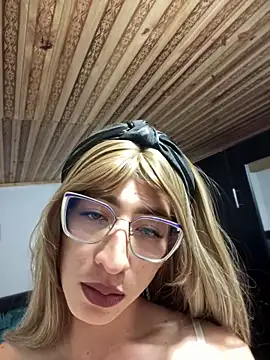 NICOLLE  12 online show from November 24, 1:24 pm