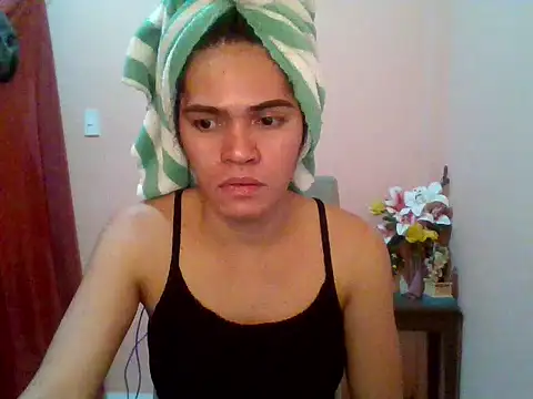 sweet yummy69 online show from April 26, 10:52 pm