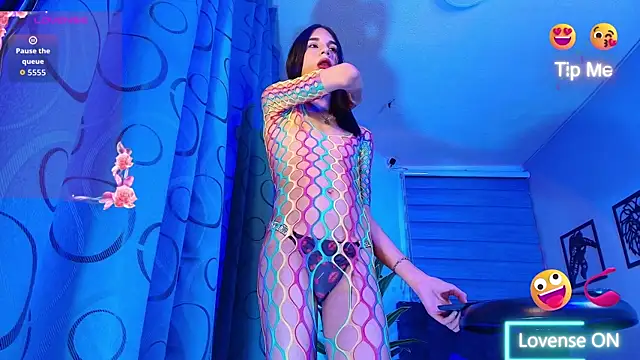 Nikki Vesper online show from May 29, 4:00 am