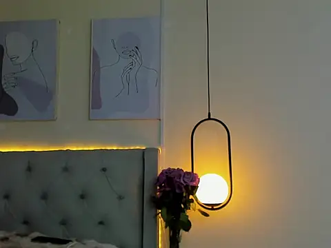 Snapshot of Chloe_Celeste chatting on October 17, 3:10 am Chloe Celeste online show from October 17, 3:10 am