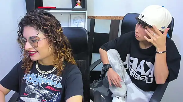 EmiliRouse  online show from November 9, 5:30 am