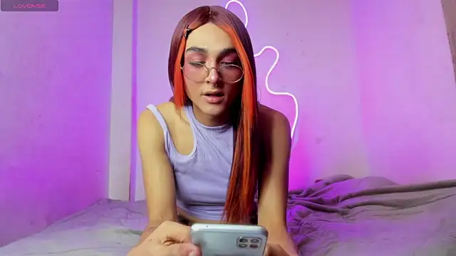 Mika  velvet online show from November 1, 4:26 pm