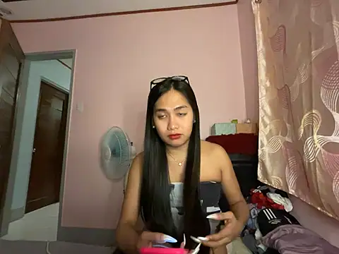 Mira Janee online show from February 11, 8:05 pm