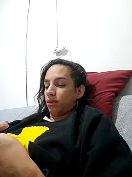 ofjuliaa online show from May 9, 6:56 pm