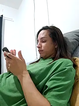 ofjuliaa online show from May 20, 7:47 am