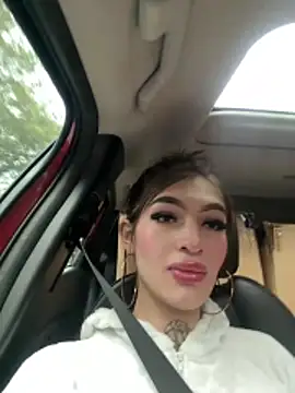 lizz lunna online show from May 11, 12:54 pm
