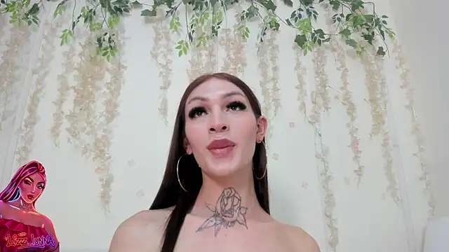 lizz lunna online show from May 21, 9:11 pm