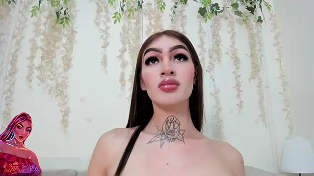 lizz lunna online show from May 26, 10:29 pm