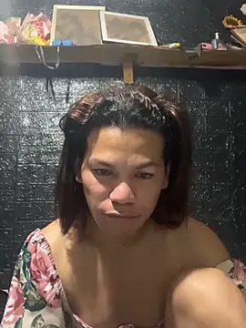 HugeAgatha online show from February 18, 9:11 pm