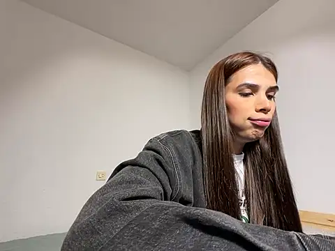 Lily WellGifted online show from May 18, 8:14 pm