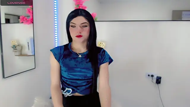 NathalialLooes online show from April 28, 5:01 am