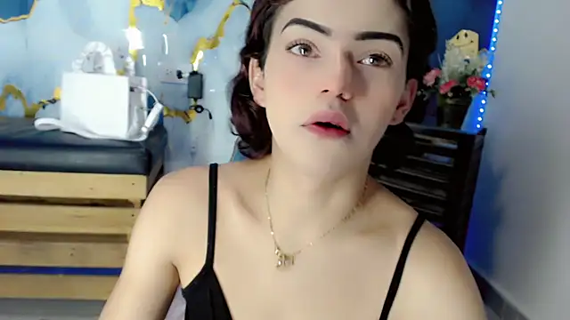 NathalialLooes online show from May 29, 5:39 am