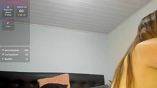 kaylaMinov  online show from May 15, 7:55 pm