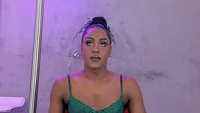 naomi  blair online show from May 11, 3:45 am
