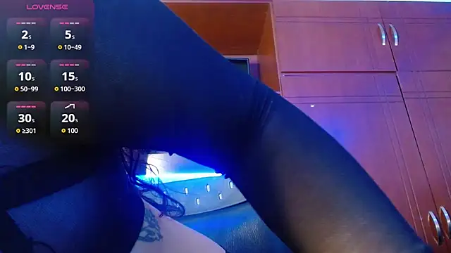 kylievoosx online show from May 9, 11:20 pm