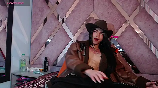 MeghanQueen   online show from February 25, 5:56 am