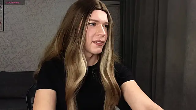 Anna inHear online show from May 3, 2:32 pm