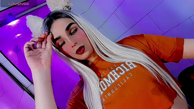 Maddye Fox online show from May 12, 3:15 am