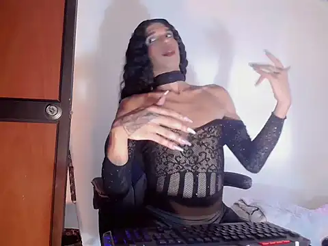 latinhott23 online show from May 6, 8:15 pm