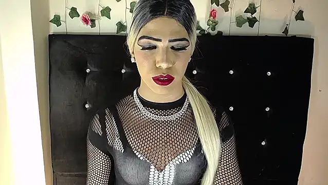 Kristal Queen01 online show from May 17, 8:03 am