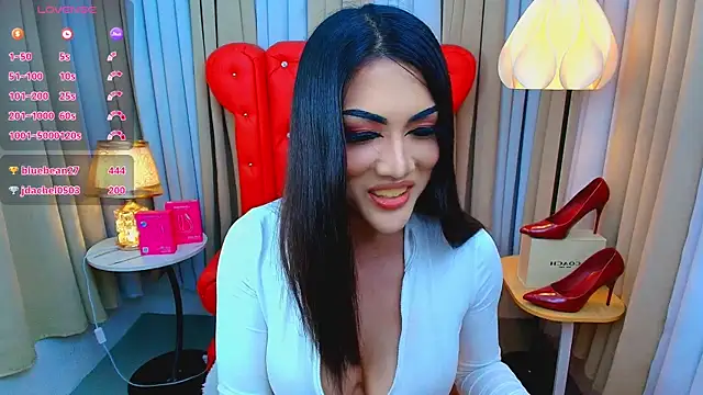 Laureen Hilton online show from July 28, 12:59 pm