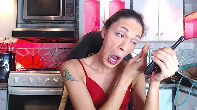 CrisOzzz online show from May 27, 6:27 pm