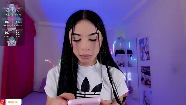 IamAndrea01 online show from May 7, 7:59 am