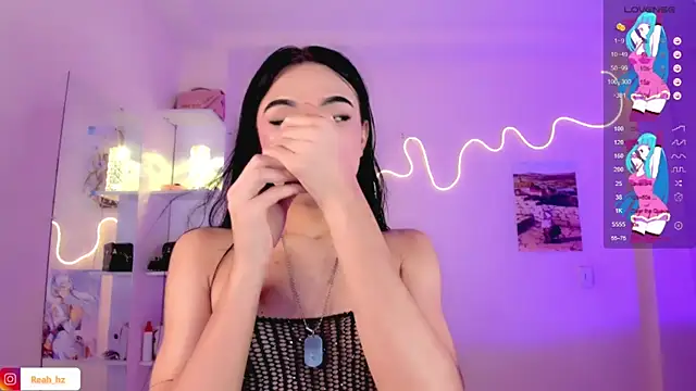 IamAndrea01 online show from May 24, 7:33 pm