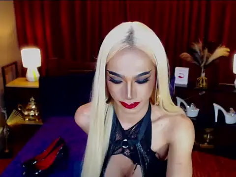 KieraLee online show from April 29, 2:38 am