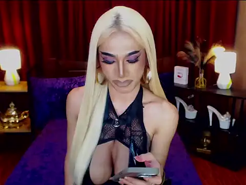 KieraLee online show from May 1, 3:33 am