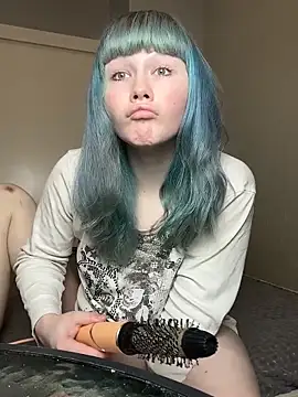 AlexaGudz online show from May 14, 7:11 pm