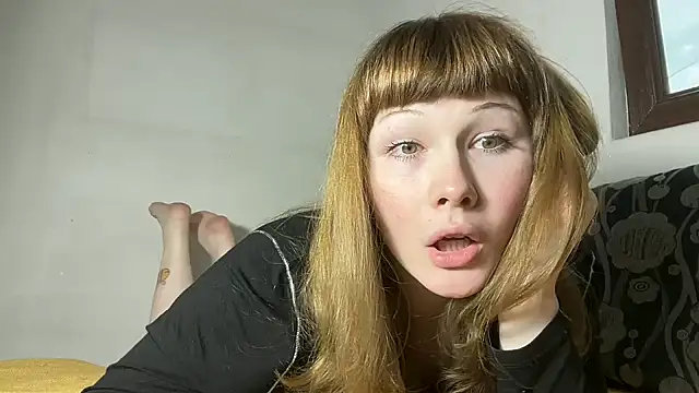 AlexaGudz online show from May 28, 2:26 pm