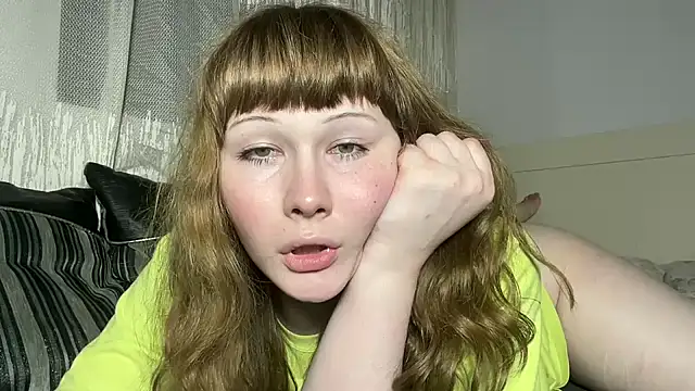 AlexaGudz online show from May 29, 6:06 pm
