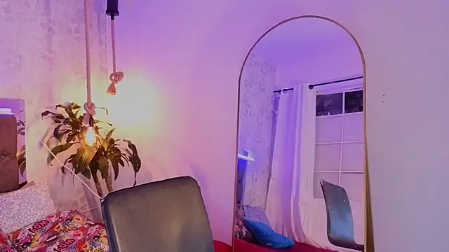 july quinzel online show from May 30, 2:54 am