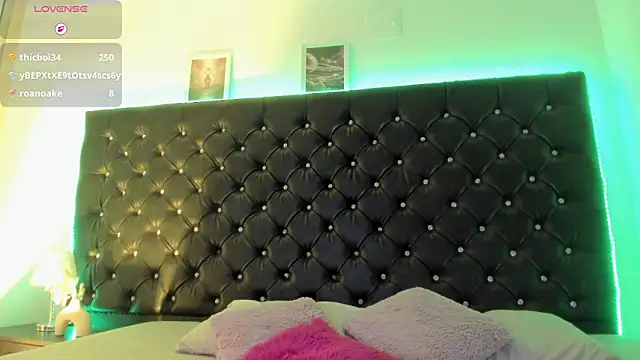 BellaRoge online show from May 20, 5:35 am