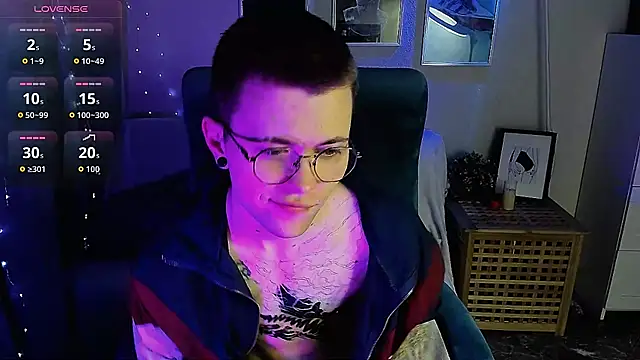 Thomas Norton online show from April 29, 8:59 pm