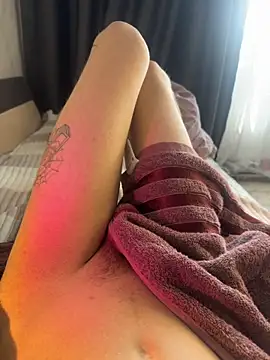 erikabrowncute online show from May 11, 9:04 am
