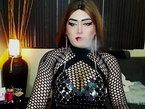 HugexMsLovelyxCock online show from May 27, 8:17 pm