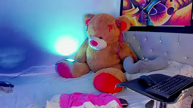 nikolle mistrreHots online show from April 29, 2:38 am