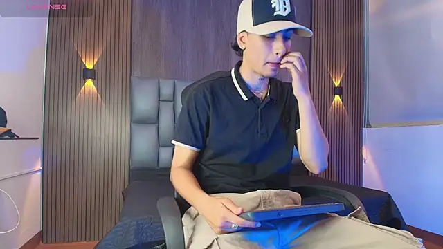 mohamed malik online show from May 7, 12:34 pm