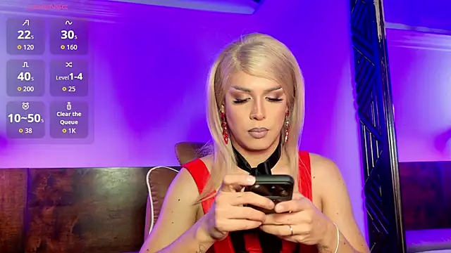 emma dragon online show from April 29, 11:00 pm