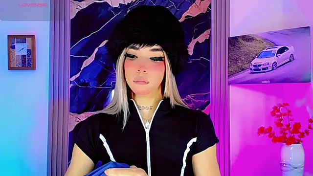 moon sweet- online show from May 17, 3:17 am