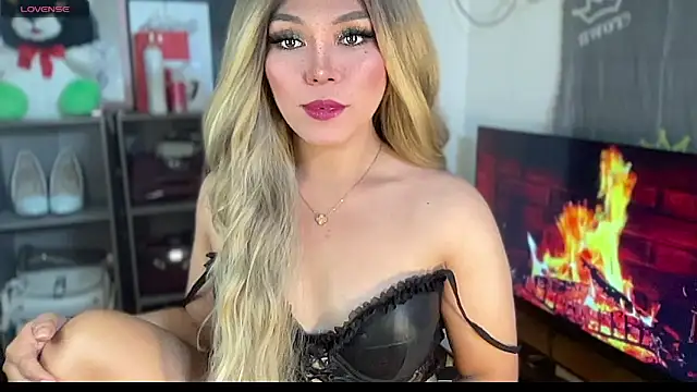 hannaBaby lisyos11 online show from May 17, 1:43 pm