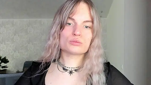 milliKira006 online show from April 24, 1:58 pm