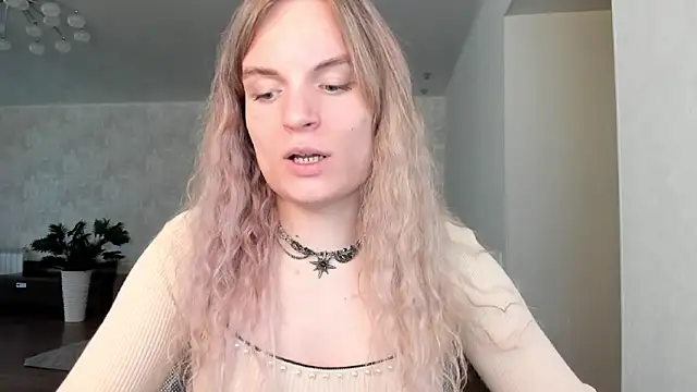 milliKira006 online show from May 1, 1:15 pm